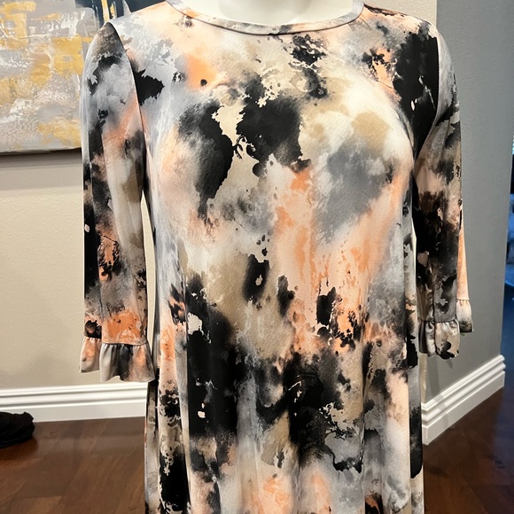 Dress - Picture 2 of 3